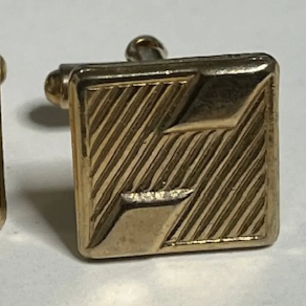 VTG Gold Tone Square Shaped Ribbon Style Cuff Links Retro Gift